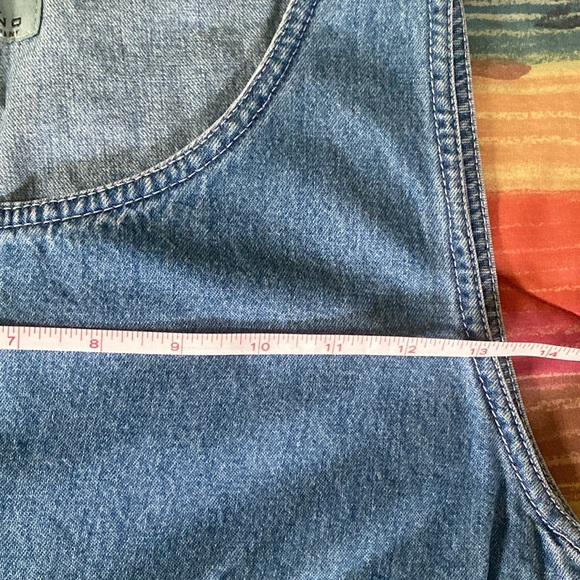 Fresno denim jumper with 2 buttons on either side. 2 front pockets. Size M - Picture 6 of 10